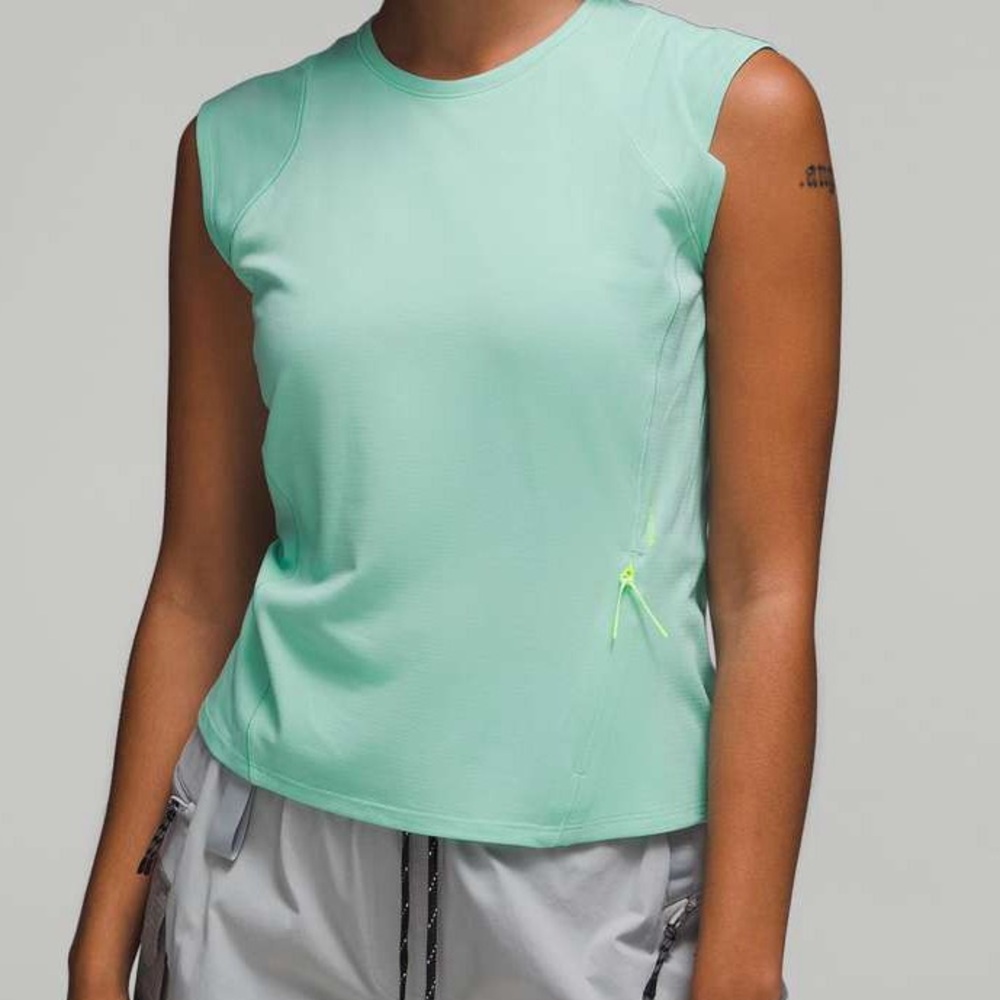 Lululemon Cap Sleeve Hiking
Tank Top Wild Mint